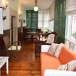 Casona De Linares * Selaya