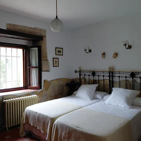 מלון Casona De Linares *