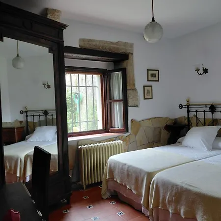Casona De Linares * Selaya