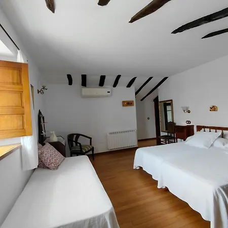 Casona De Linares מלון *