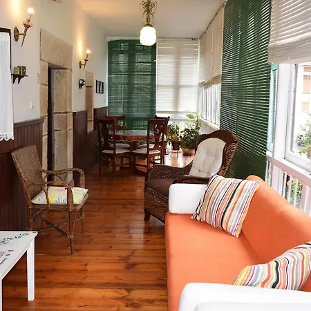 Casona De Linares * Selaya