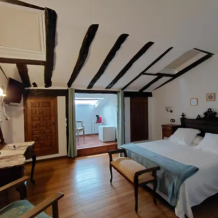 מלון Casona De Linares
