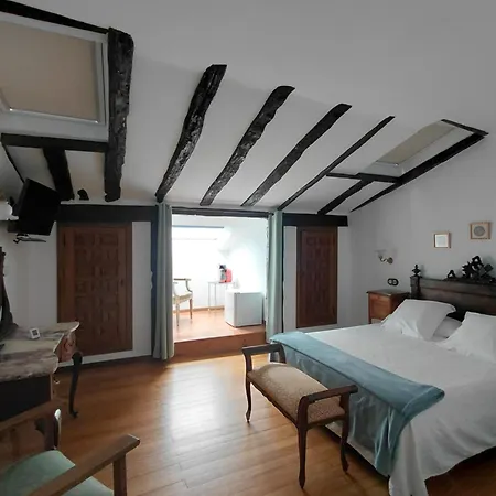 מלון Casona De Linares *