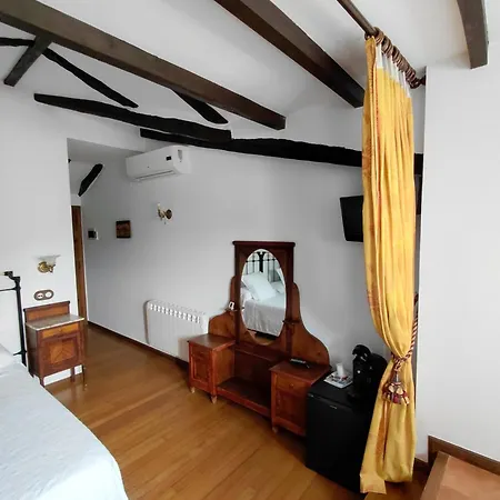 Casona De Linares Selaya